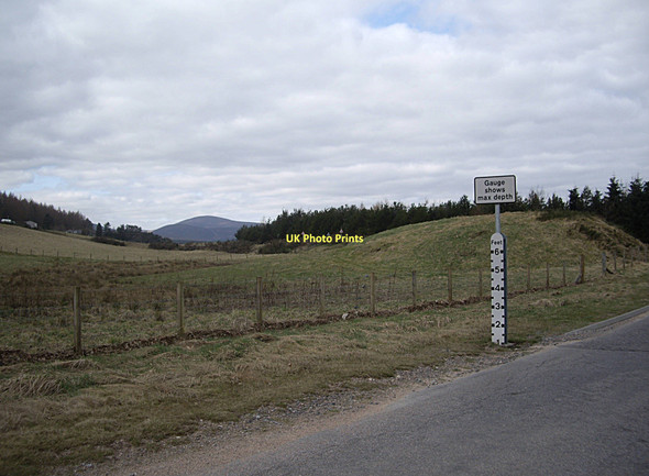 Photo 6"x4" Roadside flood gauge near Strachan Strachan c2011