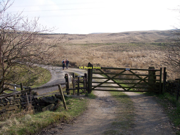 Photo 6"x4" The open moorland beckons at Shore Lane Farm Littleborough\/SD9316 c2011