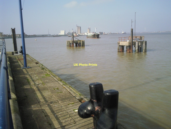 Photo 6"x4" View upriver from Erith Deep Wharf Erith c2011