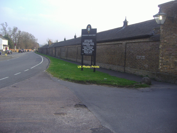 Photo 6"x4" Entrance to Windsor Farm Shop Windsor\/SU9676 c2011