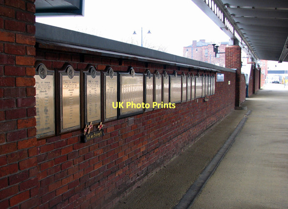 Photo 6"x4" Derby Midland Station: war memorials Derby\/SK3535 c2011