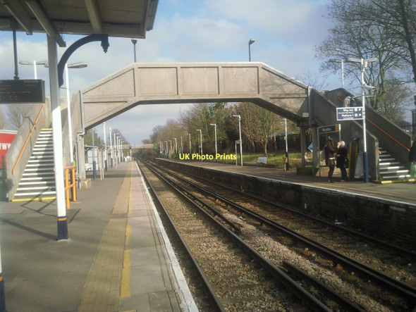 Photo 6"x4" Footbridge at Hounslow station Hounslow c2011