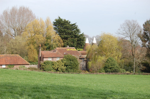 Photo 6"x4" Oast house, Kiln Lane Hall's Close c2011