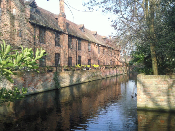 Photo 6"x4" The Tudor Barn at Well Hall Pleasaunce Eltham c2011
