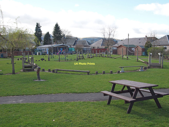 Photo 6"x4" Dunbarney Primary School activity area Bridge of Earn c2011