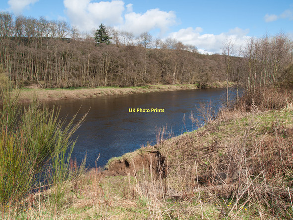 Photo 6"x4" The Earn, east of the M90 Bridge of Earn c2011