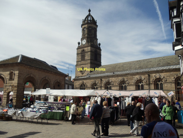 Photo 6"x4" The Wednesday market outside St Giles's Church and the Buttercross, Pontefract Pontefract c2011