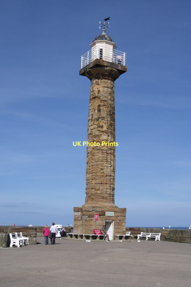 Photo 6"x4" Lighthouse, Whitby Pier Whitby\/NZ8910 c2011