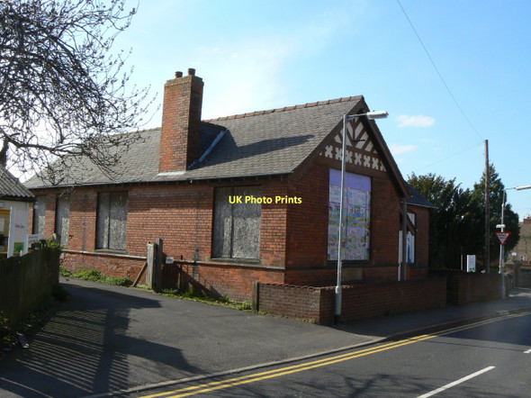 Photo 6"x4" Victoria Institute, Misterton Misterton\/SK7694 c2011