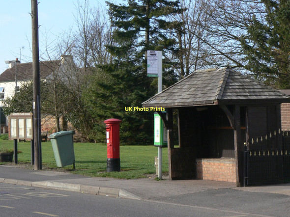 Photo 6"x4" Bus shelter, High Street Misterton\/SK7694 c2011