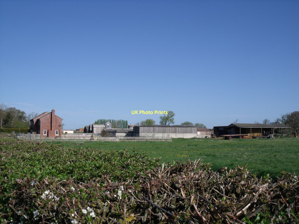 Photo 6"x4" Farm buildings, Spaldington Spaldington c2011