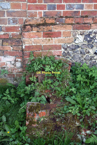 Photo 6"x4" Benchmark on Ipsden House Ipsden c2011