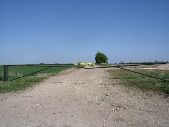 Photo 6"x4" Farm track south of Breighton Menthorpe c2011