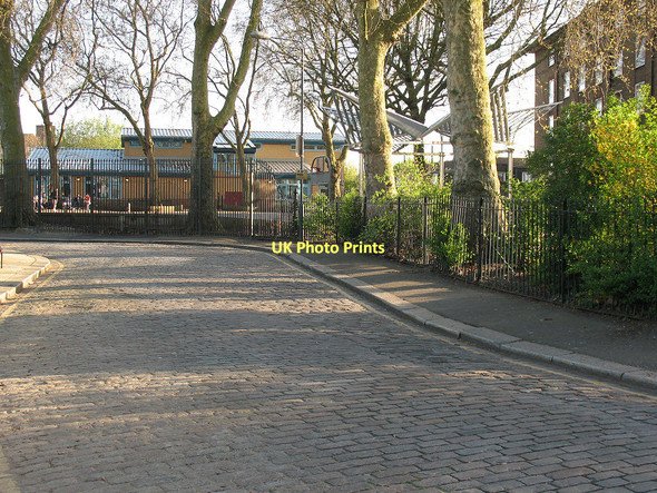 Photo 6"x4" Double bend on Borthwick Street Deptford\/TQ3677 c2011