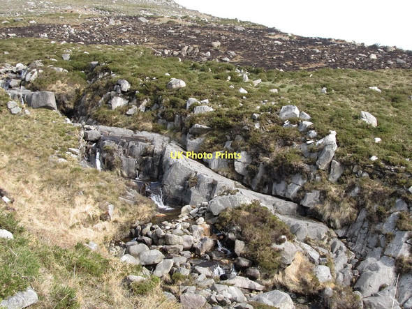 Photo 6"x4" The rocky bed of the Glen Fofanny River Newcastle\/J3732 c2011