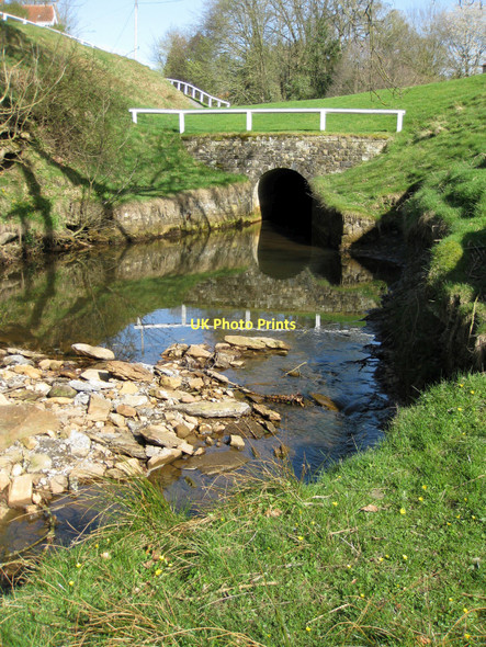 Photo 6"x4" Hutton Beck emerges Hutton-le-Hole c2011