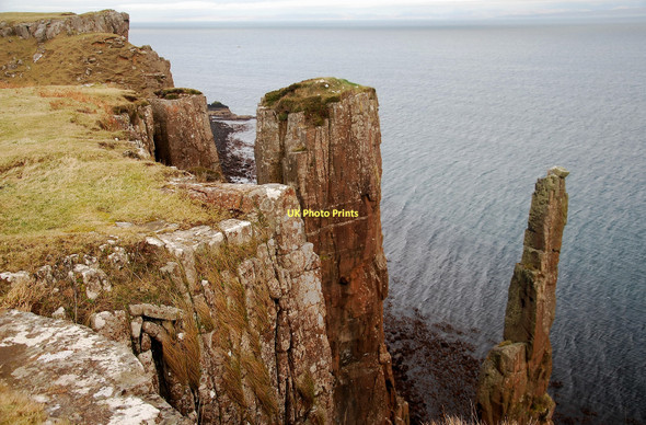 Photo 6"x4" Theatrical Cliffs of Lonfearn Cul nan Cnoc c2011