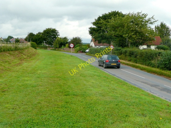 Photo 6"x4" B4224 approaching Bromsash Bromsash c2009