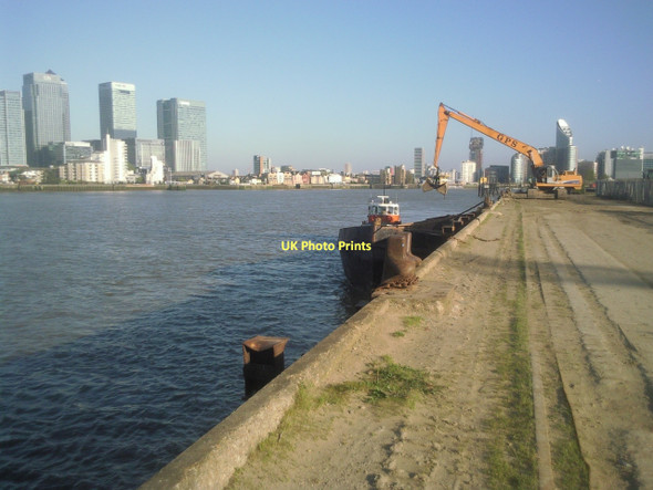 Photo 6"x4" Thames Path on the Greenwich Peninsula Poplar\/TQ3780 c2011