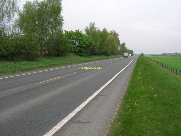 Photo 6"x4" A19 towards York Selby c2011