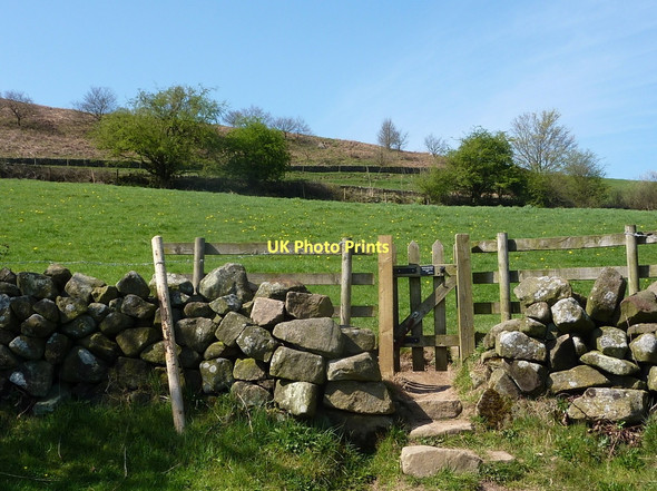 Photo 6"x4" Footpath gate below Cliff Lane Dale End\/SK2161 c2011