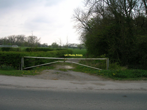 Photo 6"x4" Entrance to recreation ground, Elvington Elvington\/SE7047 c2011