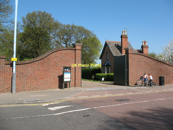 Photo 6"x4" Entrance to Osterley Park Hounslow c2011