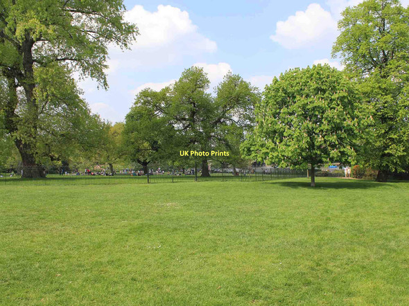 Photo 6"x4" Hyde Park near the Princess Diana Memorial Fountain Westminster c2011