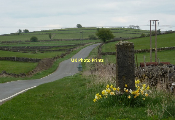 Photo 6"x4" Stone guide stoop south of Elton Elton\/SK2260 c2011