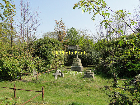 Photo 6"x4" Monuments in Gt. Yarmouth cemetery Great Yarmouth c2011