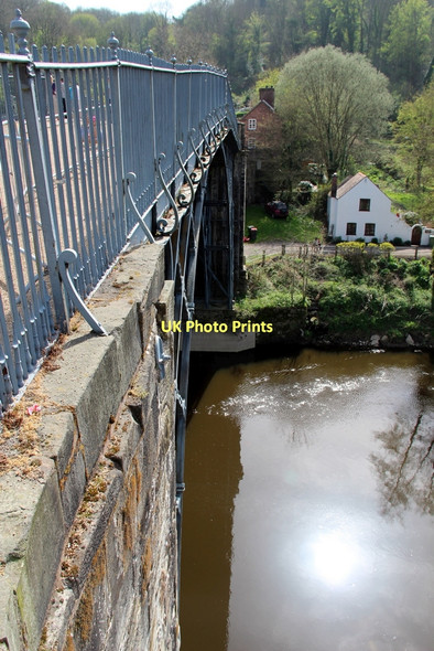 Photo 6"x4" Iron Bridge over Severn Gorge, Shropshire Ironbridge c2011