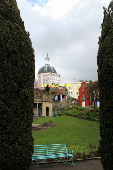 Photo 6"x4" Central Garden, Portmeirion Porthmadog c2011