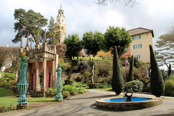 Photo 6"x4" Fountain, Portmeirion Porthmadog c2011