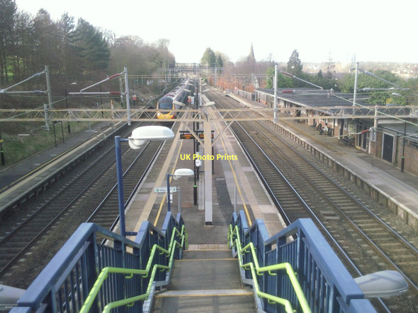 Photo 6"x4" A Virgin express heads through Apsley station Nash Mills c2011