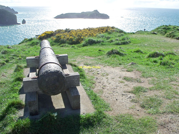 Photo 6"x4" Cannon above Mullion Cove Mullion Cove c2011