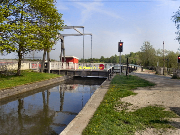 Photo 6"x4" Plank Lane Bridge, Leeds & Liverpool Canal Leigh\/SD6500 c2011