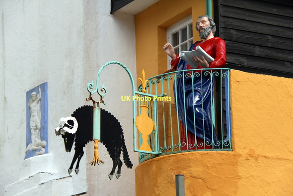 Photo 6"x4" Statue and Sign, Portmeirion Porthmadog c2011