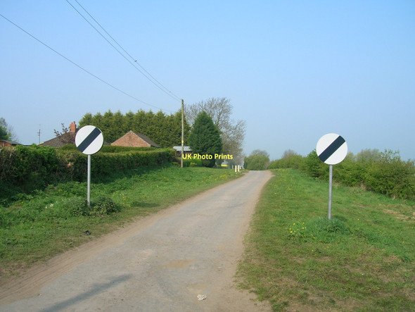 Photo 6"x4" Mask Lane towards the River Derwent Newton upon Derwent c2011