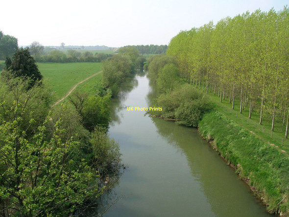 Photo 6"x4" River Derwent from the old railway viaduct Gate Helmsley c2011