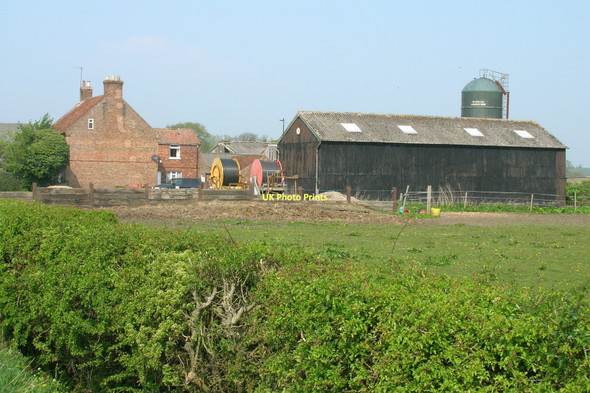 Photo 6"x4" Grange Farm Upper Helmsley c2011