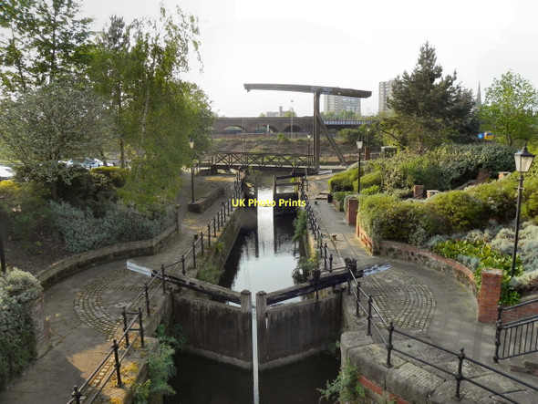 Photo 6"x4" Abandoned Lock - River Irwell Manchester c2011