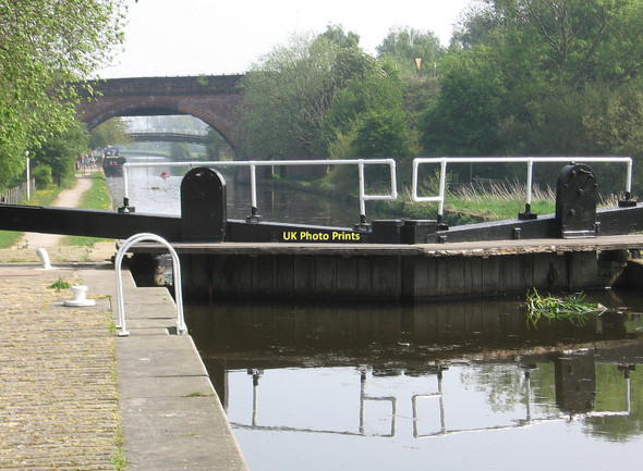 Photo 6"x4" Horbury Junction - Broad Cut Top Lock Horbury c2011