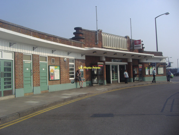 Photo 6"x4" Horsham station building Horsham\/TQ1731 c2011
