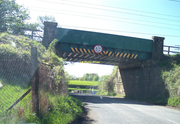 Photo 6"x4" The West Coast Main Line Railway crosses Hollins  Lane Bay Horse c2011