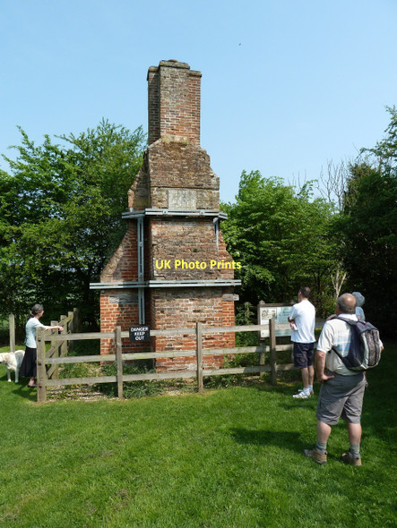 Photo 6"x4" John Bunyan\u00e2\u0080\u0099s Chimney, Coleman Green Coleman Green c2011