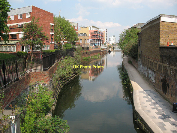 Photo 6"x4" The Limehouse Cut Bow\/TQ3682 c2011