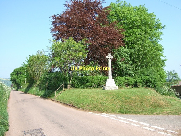 Photo 6"x4" War memorial at Shobrooke Cross Shobrooke c2011