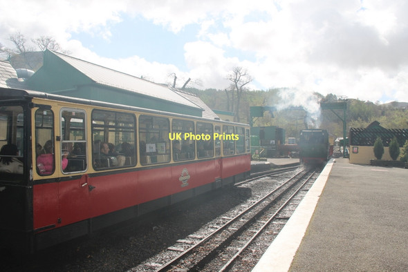 Photo 6"x4" Llanberis Station, Snowdon Mountain Railway Llanberis c2011