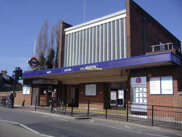 Photo 6"x4" West Acton tube station Acton\/TQ2080 c2007