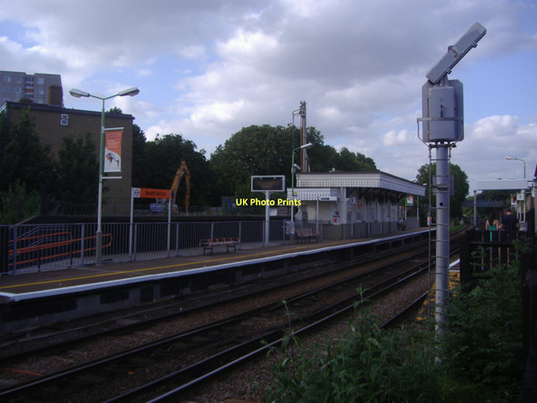 Photo 6"x4" South Acton station platform Acton\/TQ2080 c2008